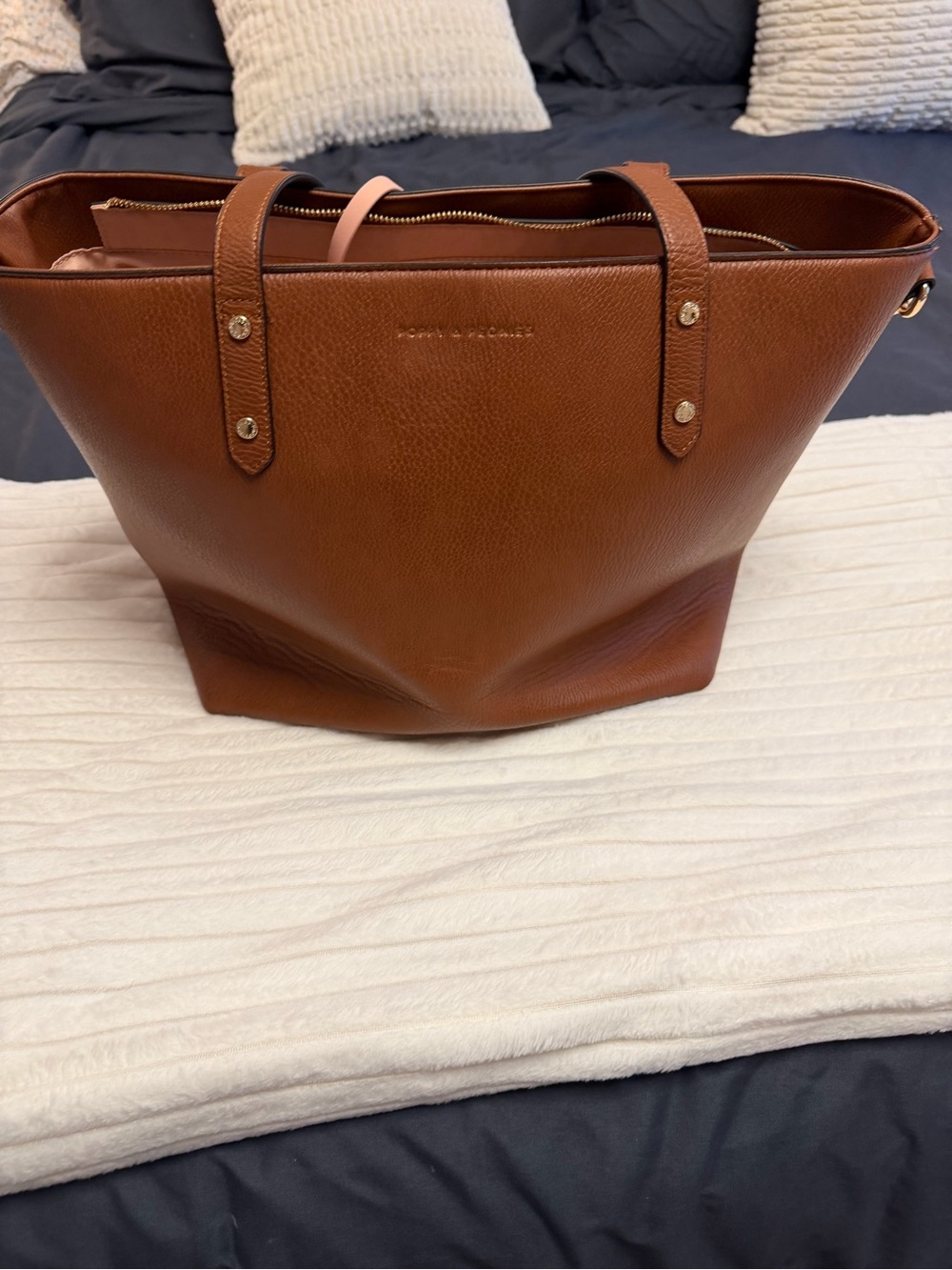 Poppy and peonies Go-Getter Tote Chestnut